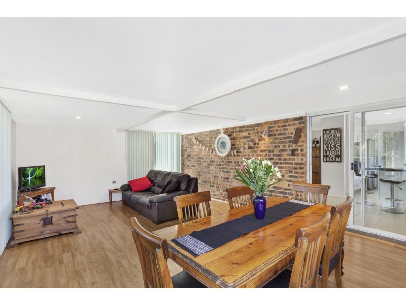 11 Joan Street, Forresters Beach NSW 2260