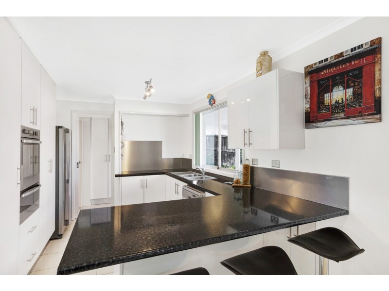 11 Joan Street, Forresters Beach NSW 2260