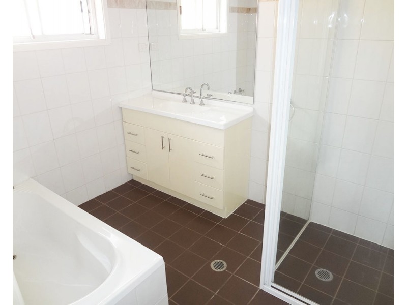 84 Kerry Crescent, Berkeley Vale NSW 2261
