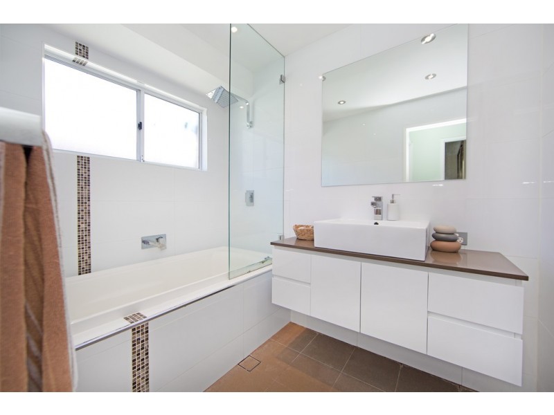 5 Gwydir Street, Bateau Bay NSW 2261