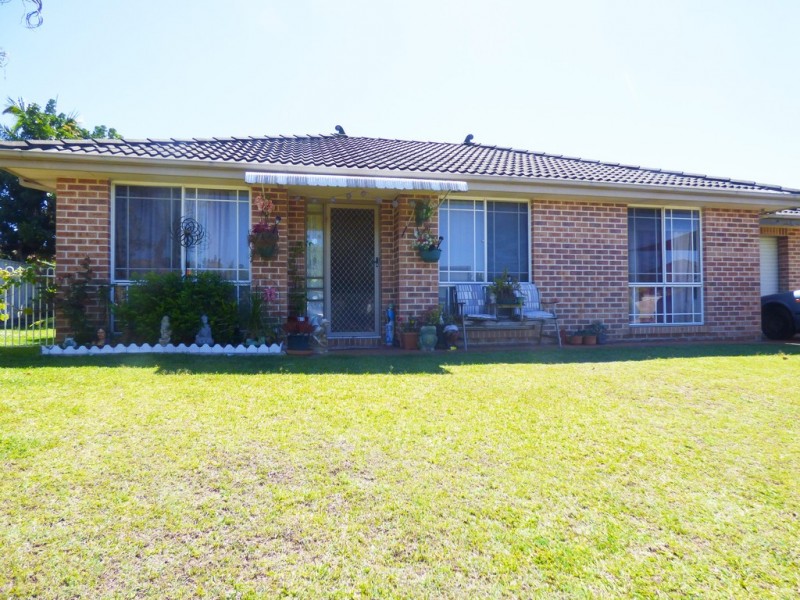 4 Clyde Close, Bateau Bay NSW 2261