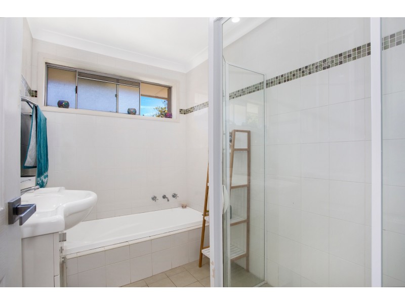 62 Keats Avenue, Bateau Bay NSW 2261