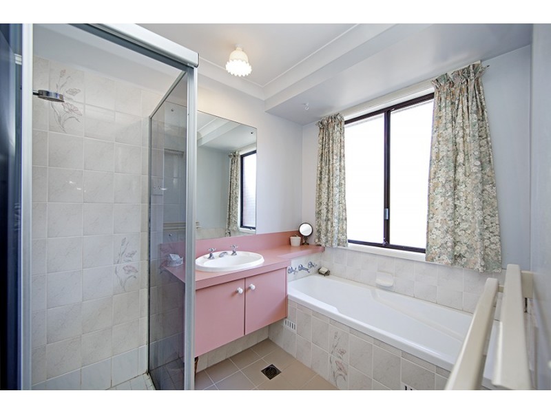 5 Lincoln Close, Bateau Bay NSW 2261