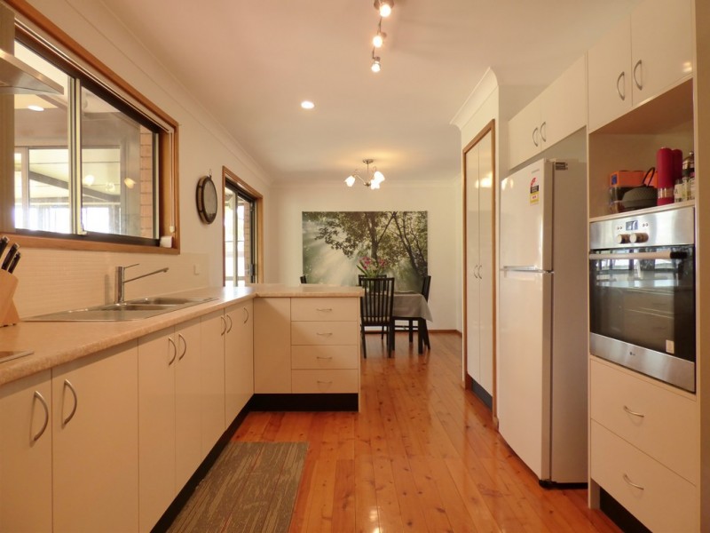 11 Margherita Avenue, Bateau Bay NSW 2261