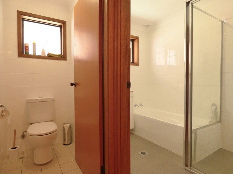 11 Margherita Avenue, Bateau Bay NSW 2261