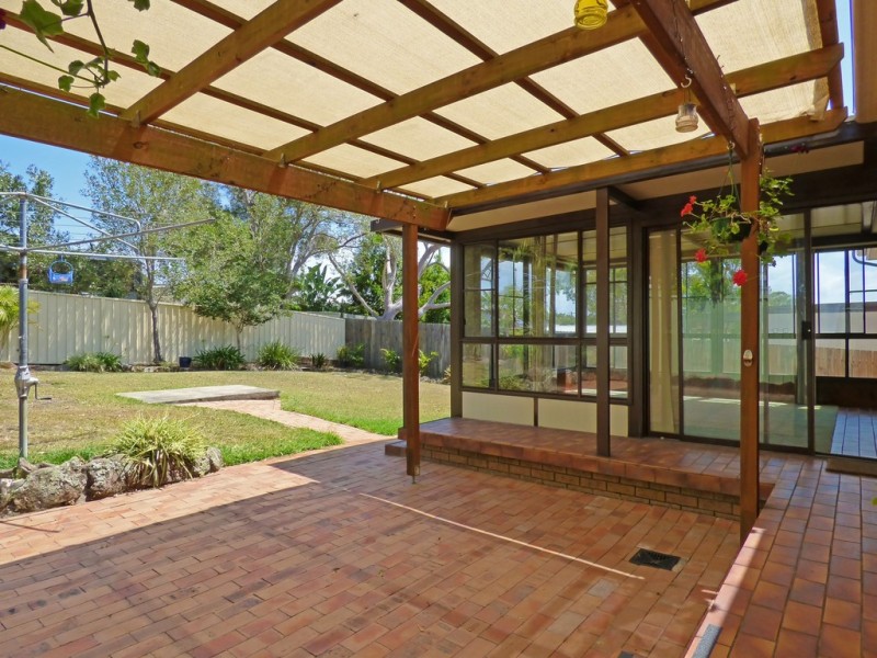 11 Margherita Avenue, Bateau Bay NSW 2261