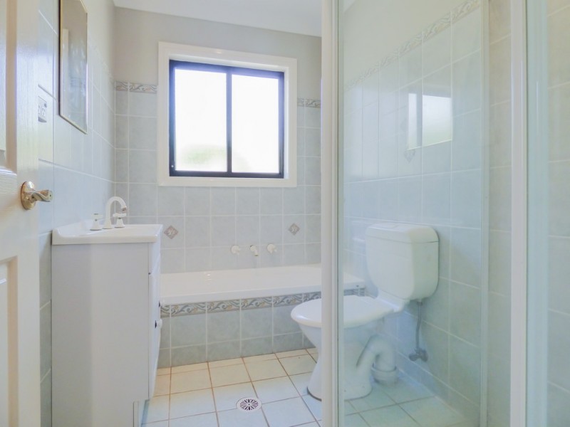 24B Germaine Avenue, Bateau Bay NSW 2261