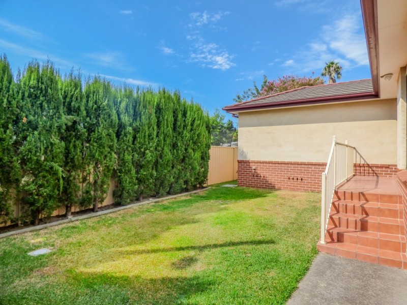 24B Germaine Avenue, Bateau Bay NSW 2261