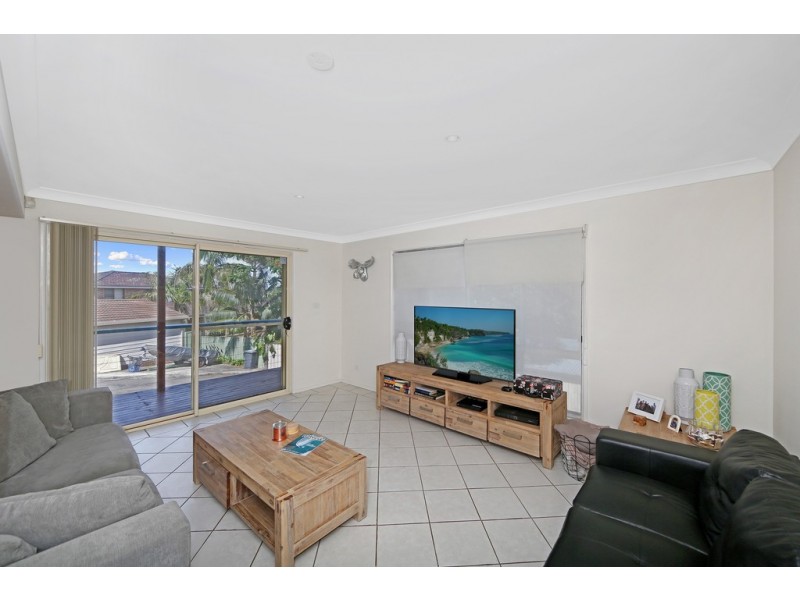15 Rickard Street, Bateau Bay NSW 2261