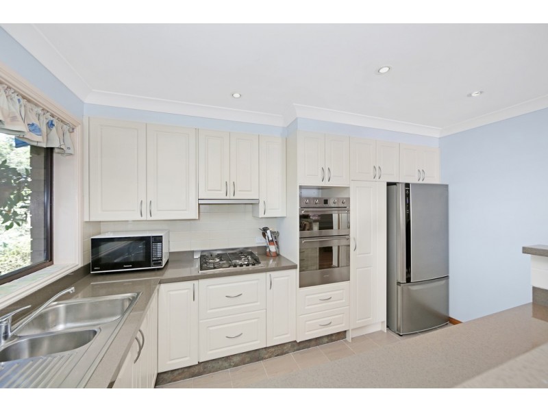 33 Kilkenny Parade, Berkeley Vale NSW 2261