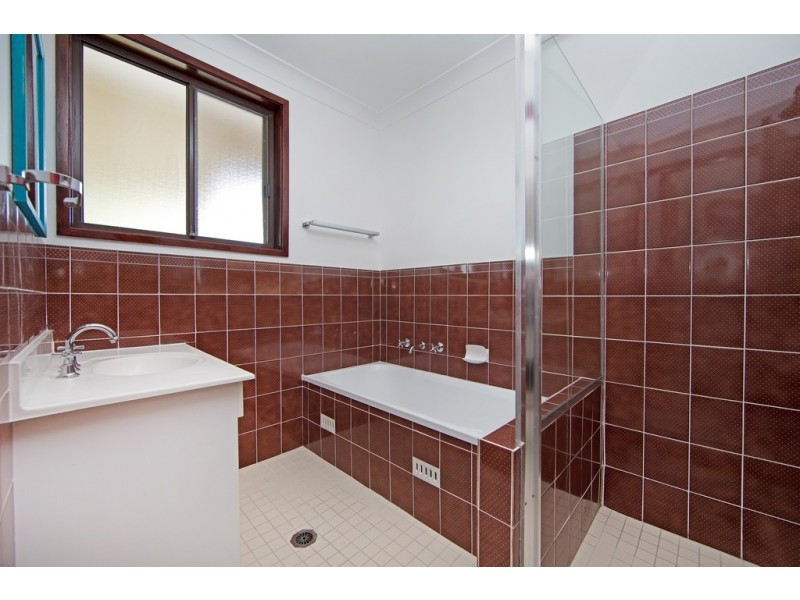 54 Premier Way, Bateau Bay NSW 2261