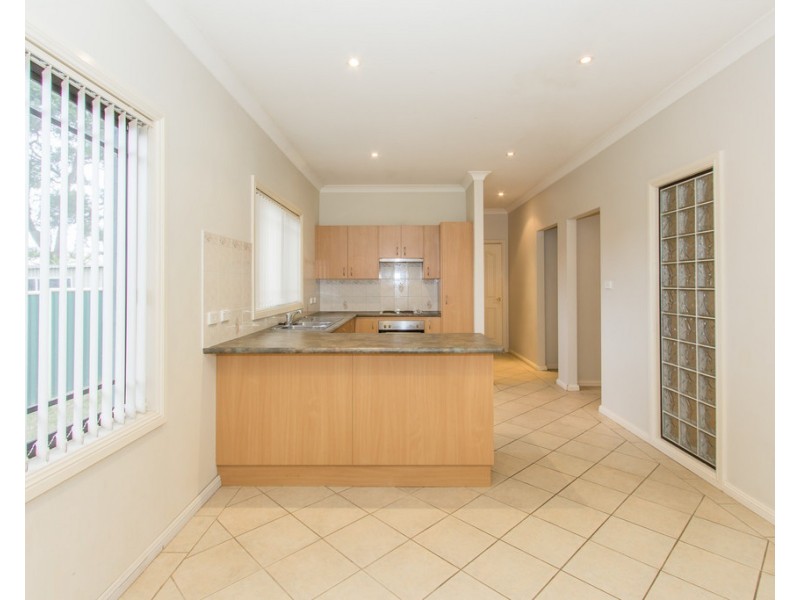 18a Germaine Avenue, Bateau Bay NSW 2261