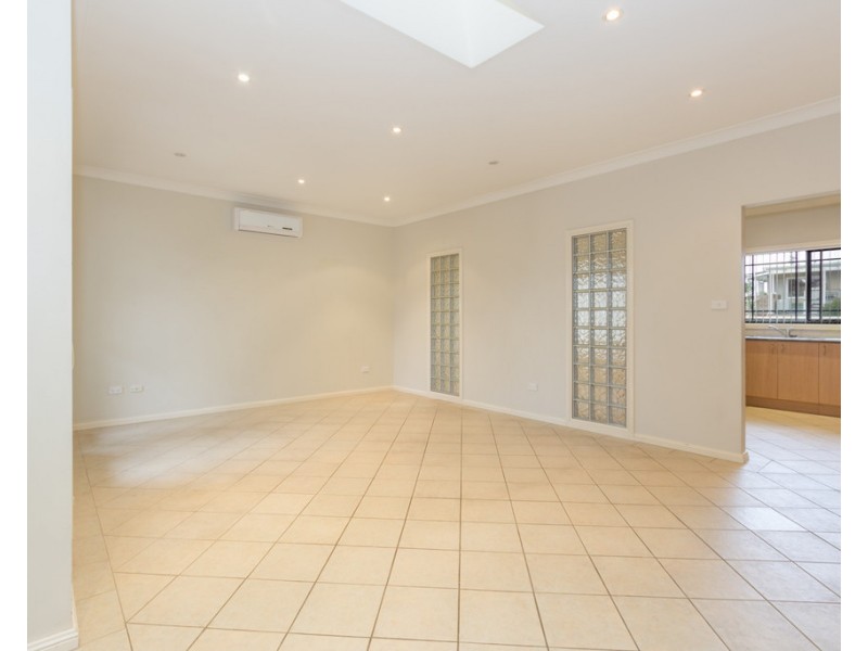 18a Germaine Avenue, Bateau Bay NSW 2261