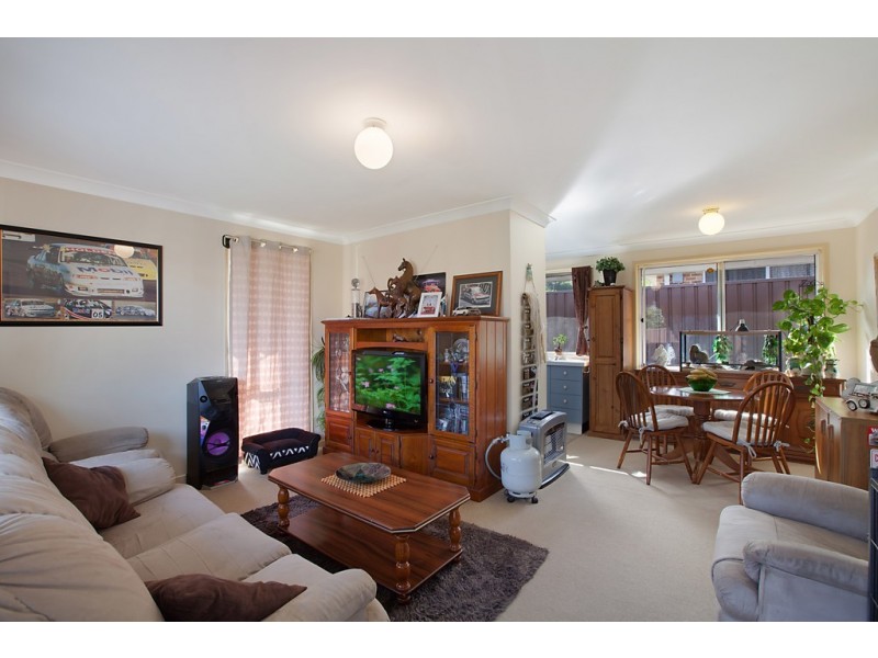 11 Oakehampton Court, Bateau Bay NSW 2261