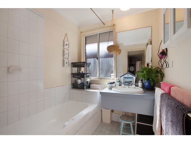 11 Oakehampton Court, Bateau Bay NSW 2261