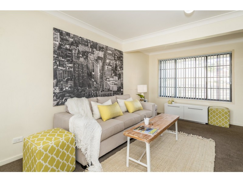 17 Lisa Close, Bateau Bay NSW 2261