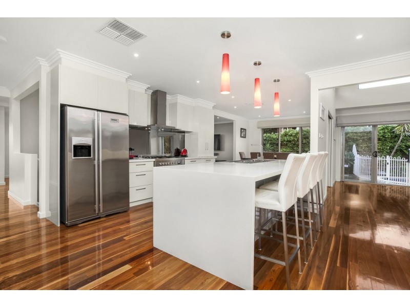 8 Azure Court, Templestowe VIC 3106