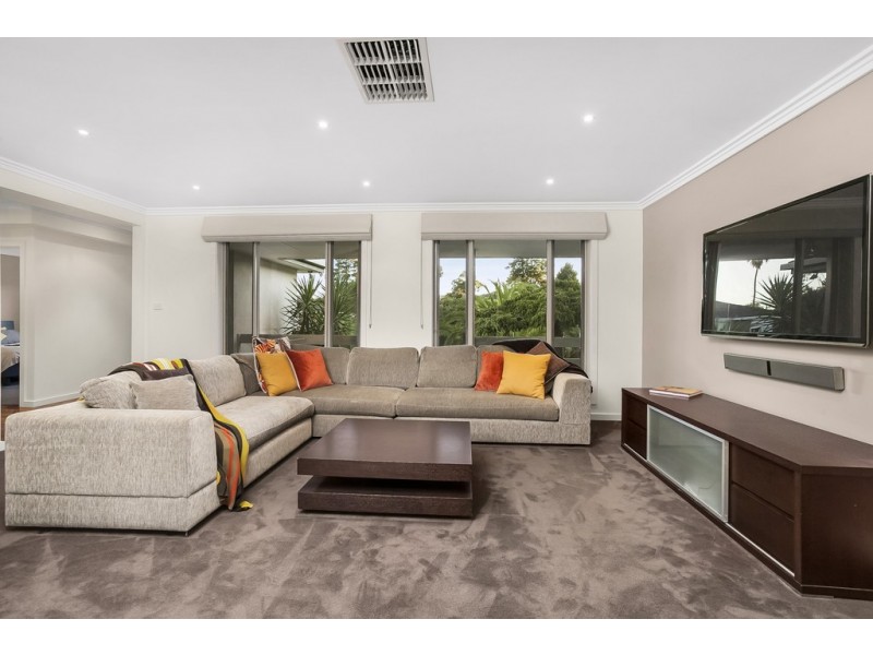 8 Azure Court, Templestowe VIC 3106