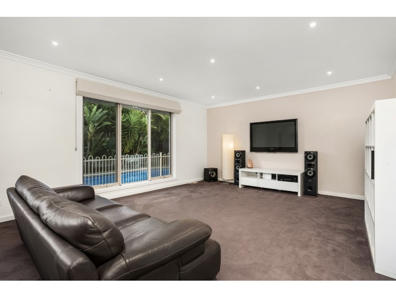 8 Azure Court, Templestowe VIC 3106
