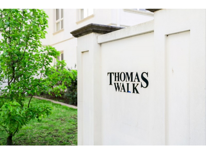 6 Thomas Walk, Doncaster East VIC 3109