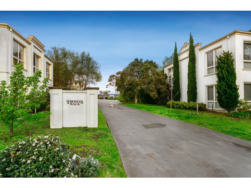 6 Thomas Walk, Doncaster East VIC 3109