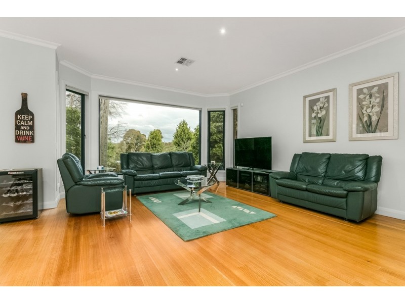 6 Thomas Walk, Doncaster East VIC 3109