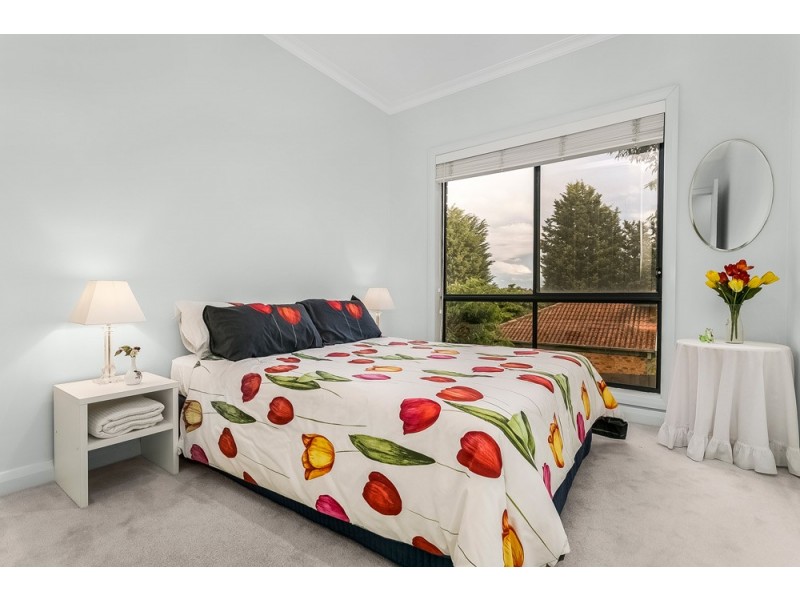 6 Thomas Walk, Doncaster East VIC 3109