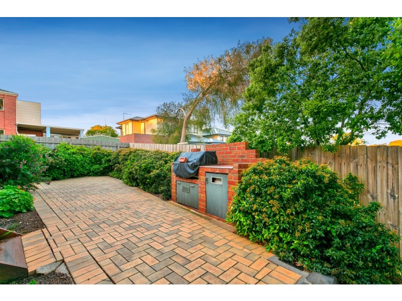 6 Thomas Walk, Doncaster East VIC 3109