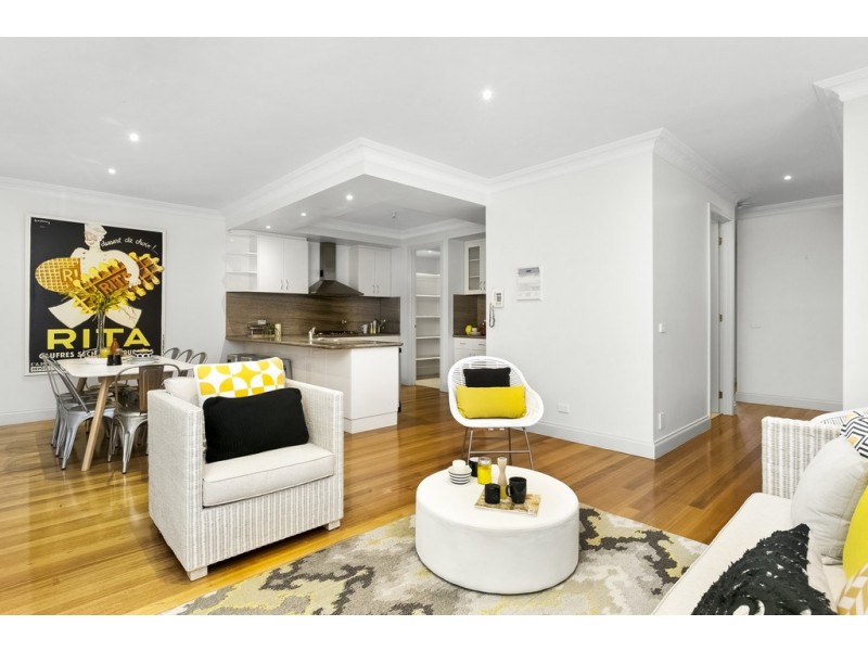 7 The Pines Outlook, Doncaster East VIC 3109