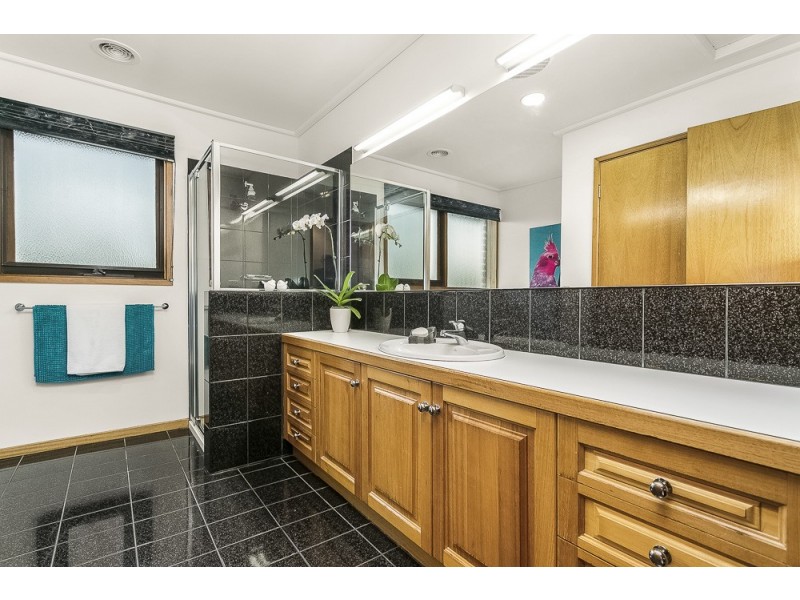 17 Peppermint Court, Doncaster East VIC 3109