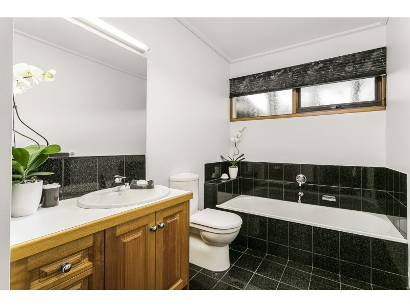 17 Peppermint Court, Doncaster East VIC 3109