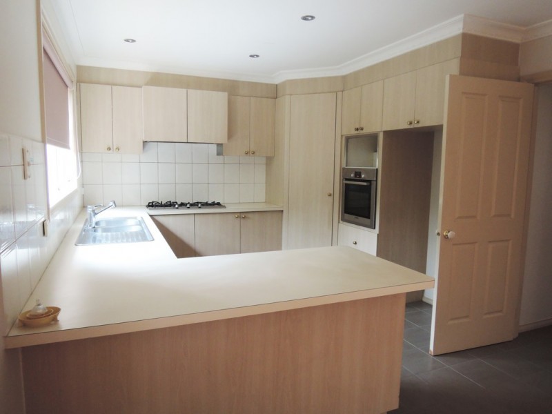 6 Cole Close, Burwood East VIC 3151