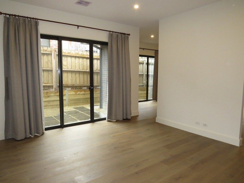 8A Clyde Street, Box Hill North VIC 3129