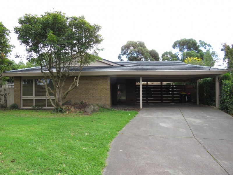 10 Scenic Rise, Doncaster VIC 3108