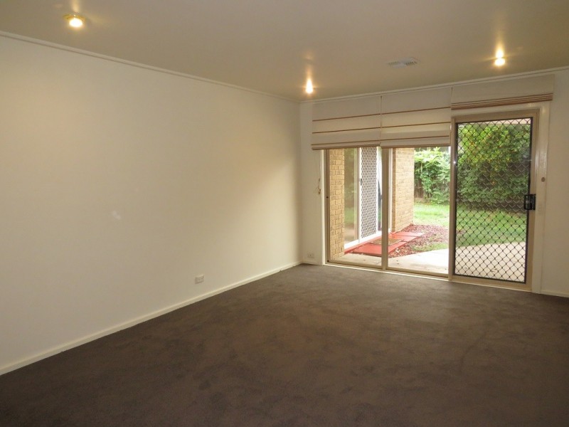 10 Scenic Rise, Doncaster VIC 3108