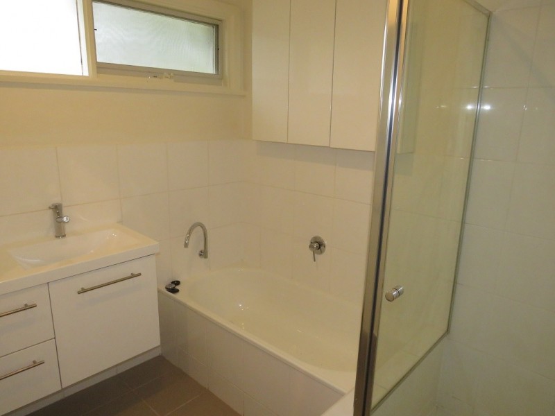 10 Scenic Rise, Doncaster VIC 3108