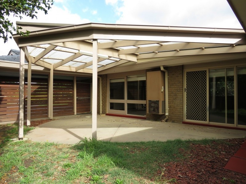 10 Scenic Rise, Doncaster VIC 3108