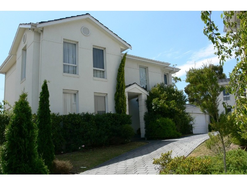 2/1 Braeside Drive, Doncaster VIC 3108