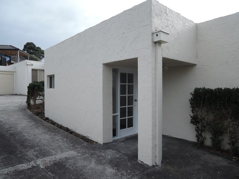 2/3 Calvin Crescent, Doncaster East VIC 3109