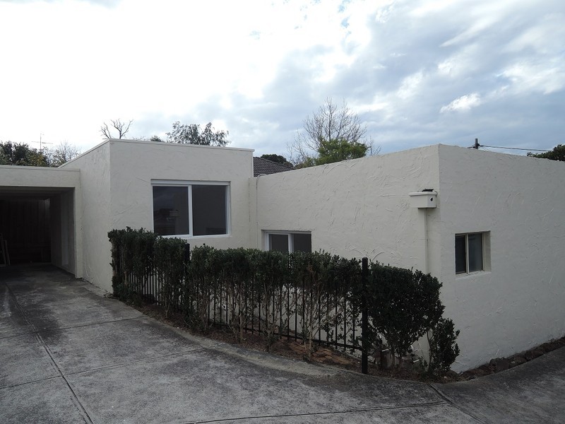 2/3 Calvin Crescent, Doncaster East VIC 3109