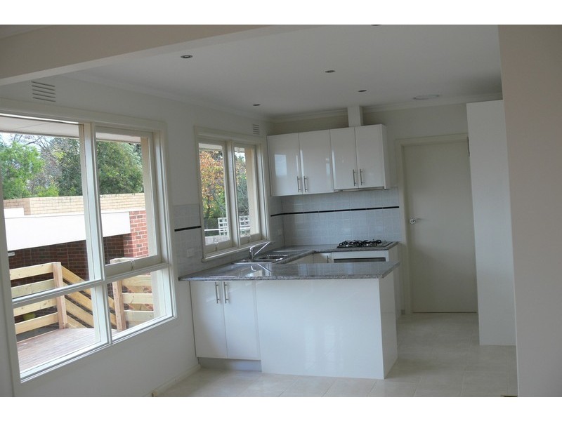 1/42 Renshaw St, Doncaster East VIC 3109