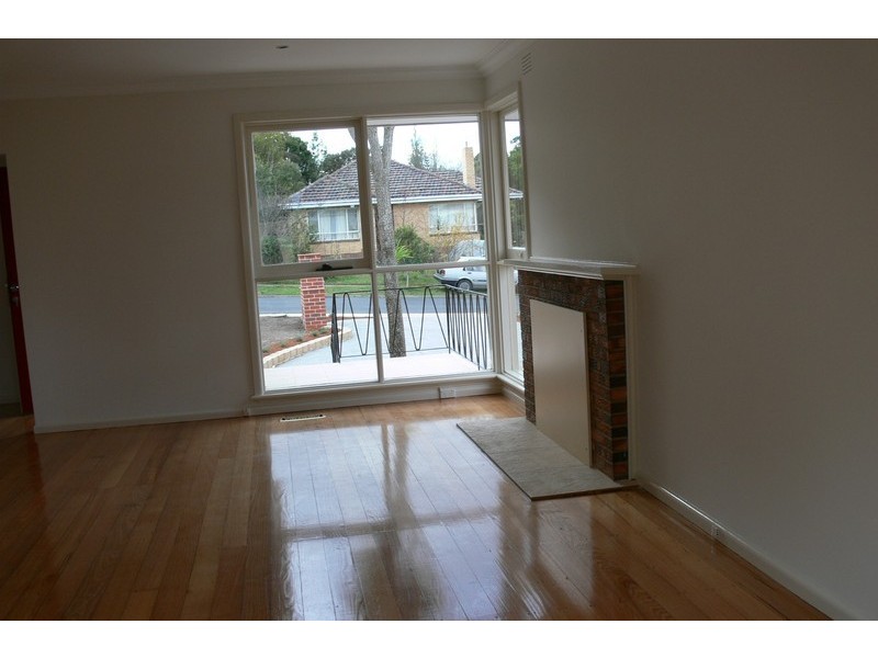 1/42 Renshaw St, Doncaster East VIC 3109