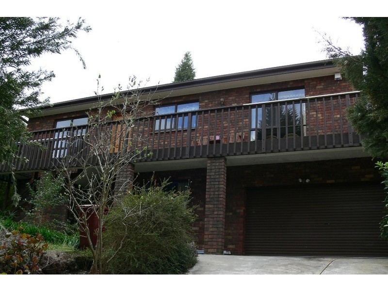 55 Long Valley Way, Doncaster East VIC 3109