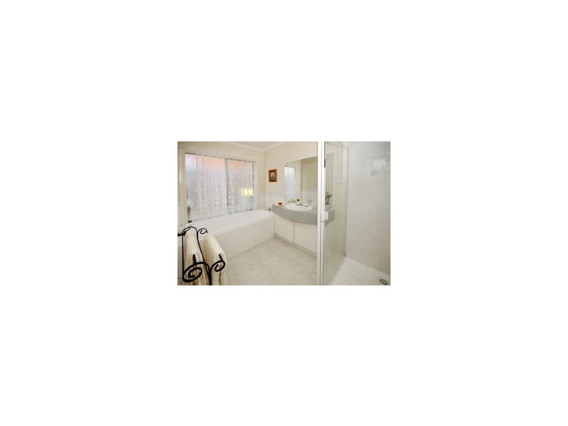 26 Westminster Close, Blackburn South VIC 3130