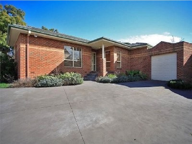 2/3 Frankcom Street, Blackburn VIC 3130