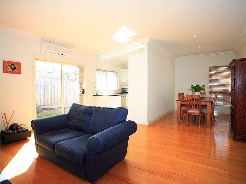 2/3 Frankcom Street, Blackburn VIC 3130
