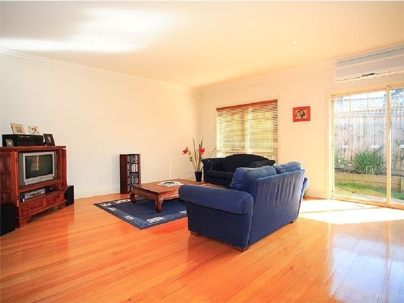 2/3 Frankcom Street, Blackburn VIC 3130