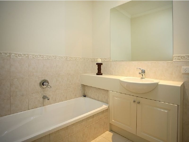 2/3 Frankcom Street, Blackburn VIC 3130