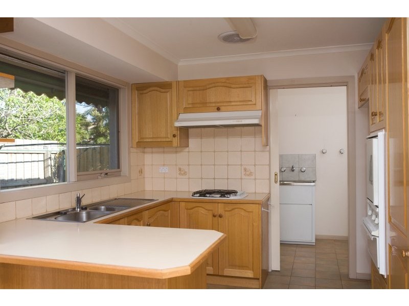 2/8 Paula Crescent, Doncaster East VIC 3109