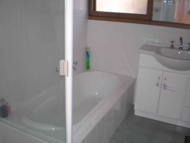 18 Sinclair Avenue, Templestowe Lower VIC 3107